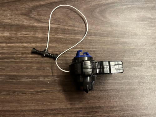 Customer photo review of Takara Tomy Metal Fusion Beyblade String Launcher LR BeyLauncher Ripper BB-115