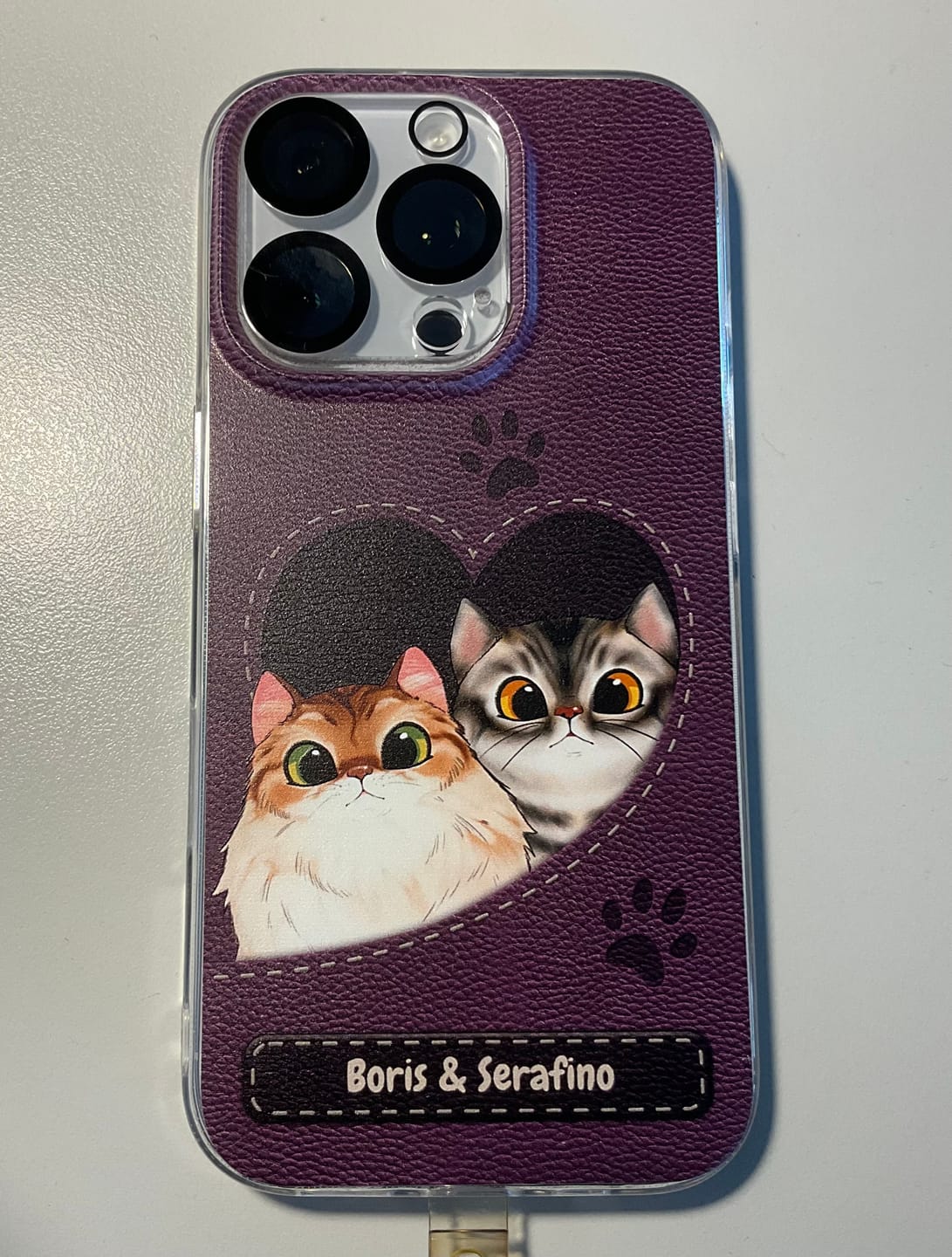 Customer photo review of Gatto con cuore aspetto similpelle - Custodia per il telefono personalizzata