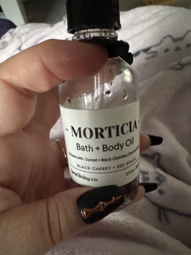 Customer photo review of MORTICIA Bath & Body Oil