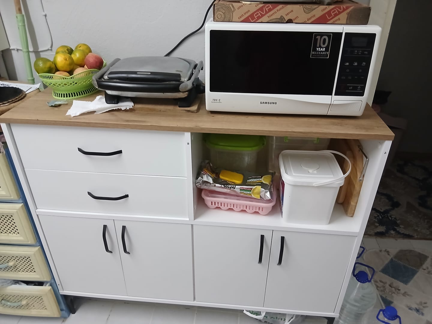 Customer photo review of Rani JE206 Kahve Köşesi Çok Amaçlı Dolap 4 Kapaklı 2 Çekmeceli Kiler Mutfak Dolabı Beyaz - Sepet Ceviz