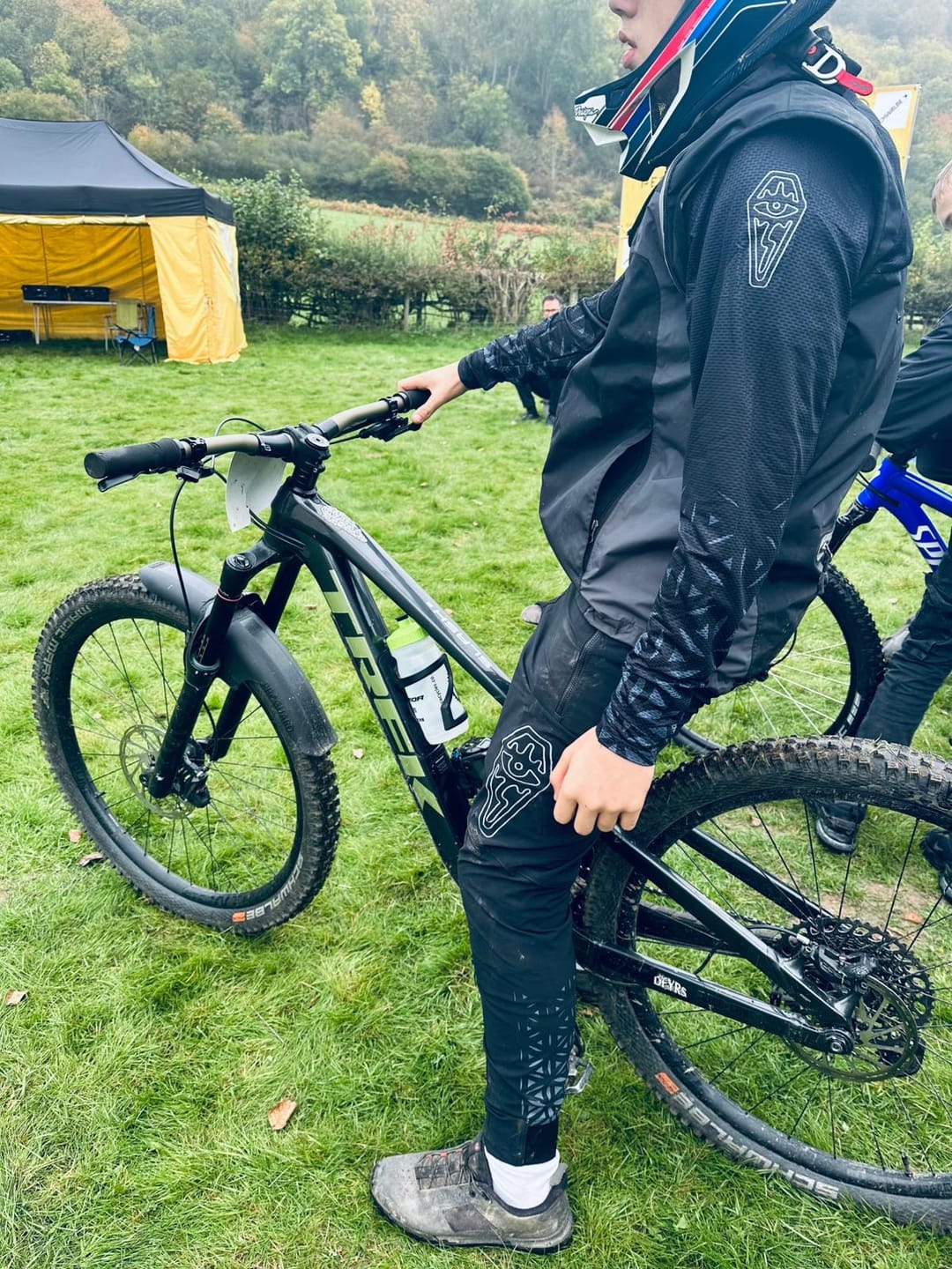 Customer photo review of Geographic | Trail Trouser