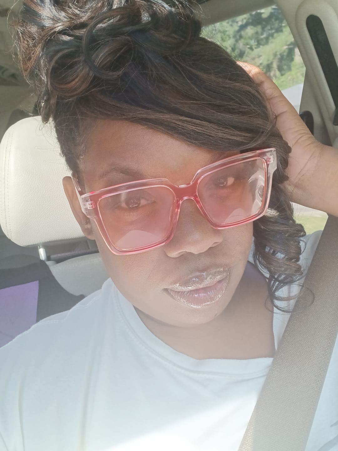 Customer photo review of Zury Sis Miss Drawstring Miss Bang Lace Part Drawstring Ponytail - SOFIA