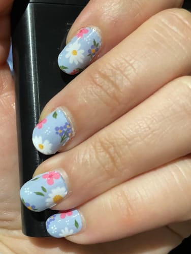 Customer photo review of Cottage  | Nail Polish Wraps