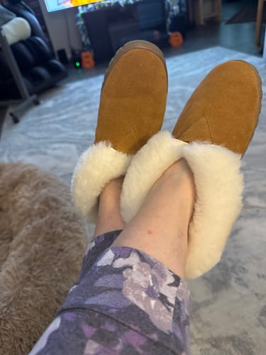 Customer photo review of Women's Sheepskin Bootie