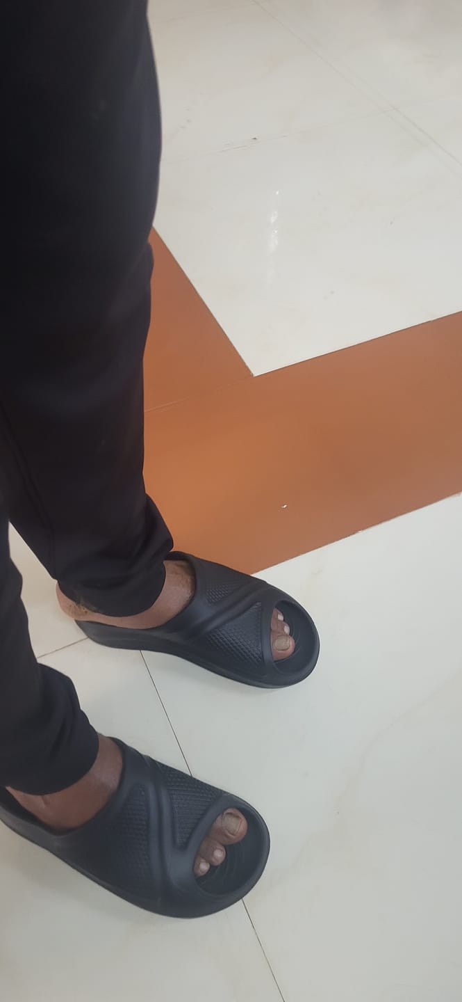 Customer photo review of Bacca Bucci Floats—Ultra Lightweight EVA Slides for Men