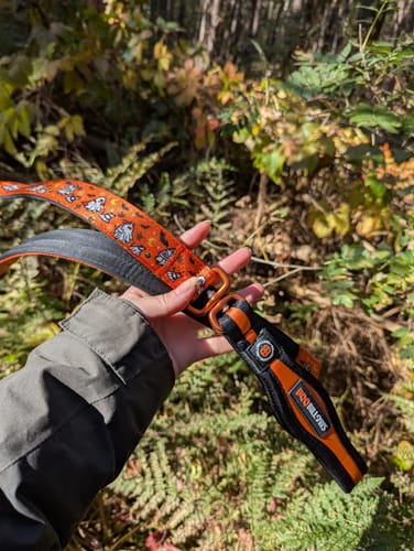 Stefanie B. review of 1.2m Lighter Swivel Combat Lead | Anti-Tangle & Secure Clip - Halloween BooBillows image 1 out of 2