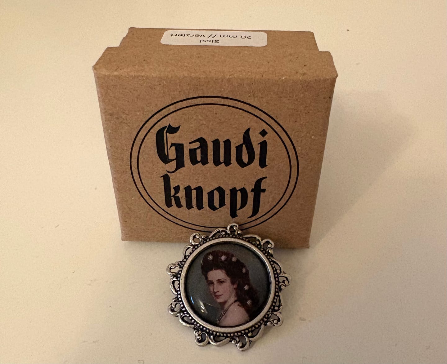 Customer photo review of Gaudiknopf "Sissi" verziert