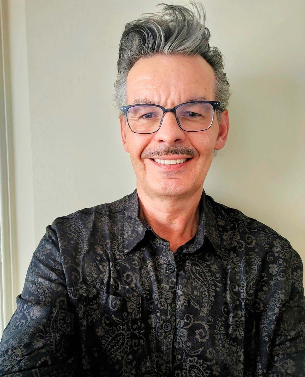 Customer photo review of Herren Paisley Geblümt Langarm Hemd Schwarz
