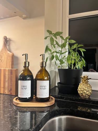 Customer photo review of Set of 2 Amber Glass Bottle 500 ML with Metal Pump & Small Tray