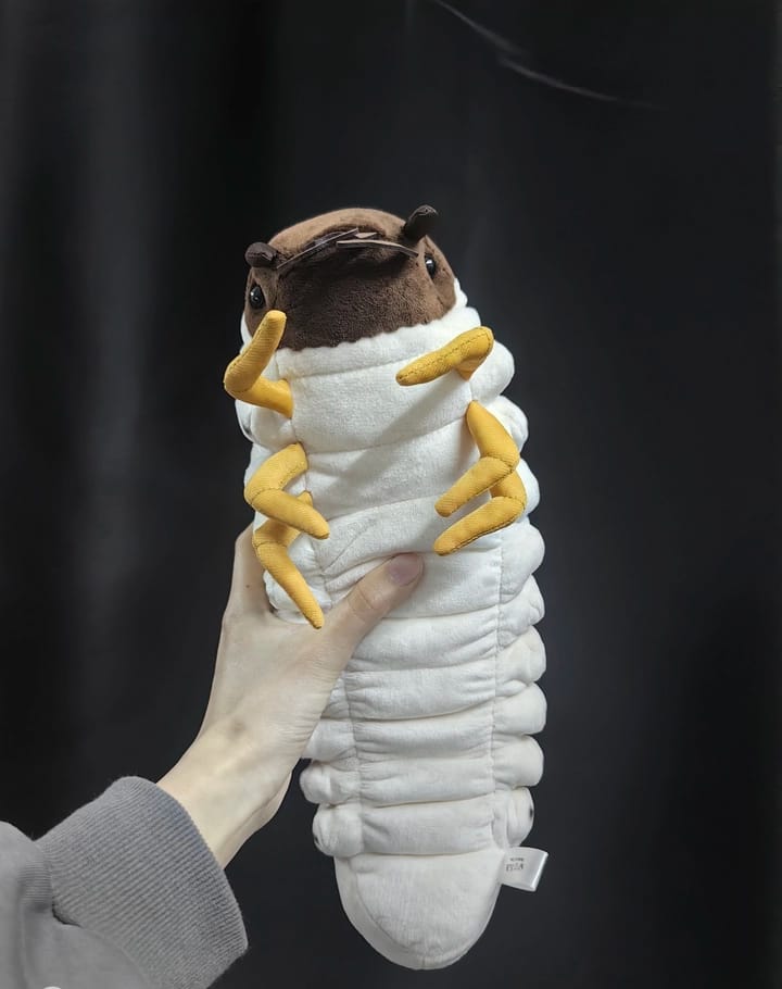 Customer photo review of Realistic White Grub Plush Toy – Lifelike, Soft, and Perfect for Bug Lovers