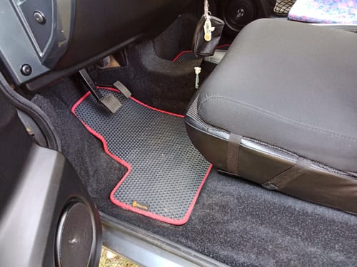 Customer photo review of Auto Fußmatten nach Maß - Vorne