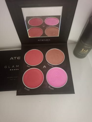Customer photo review of PALETA DE RUBORES GLAMBLACK