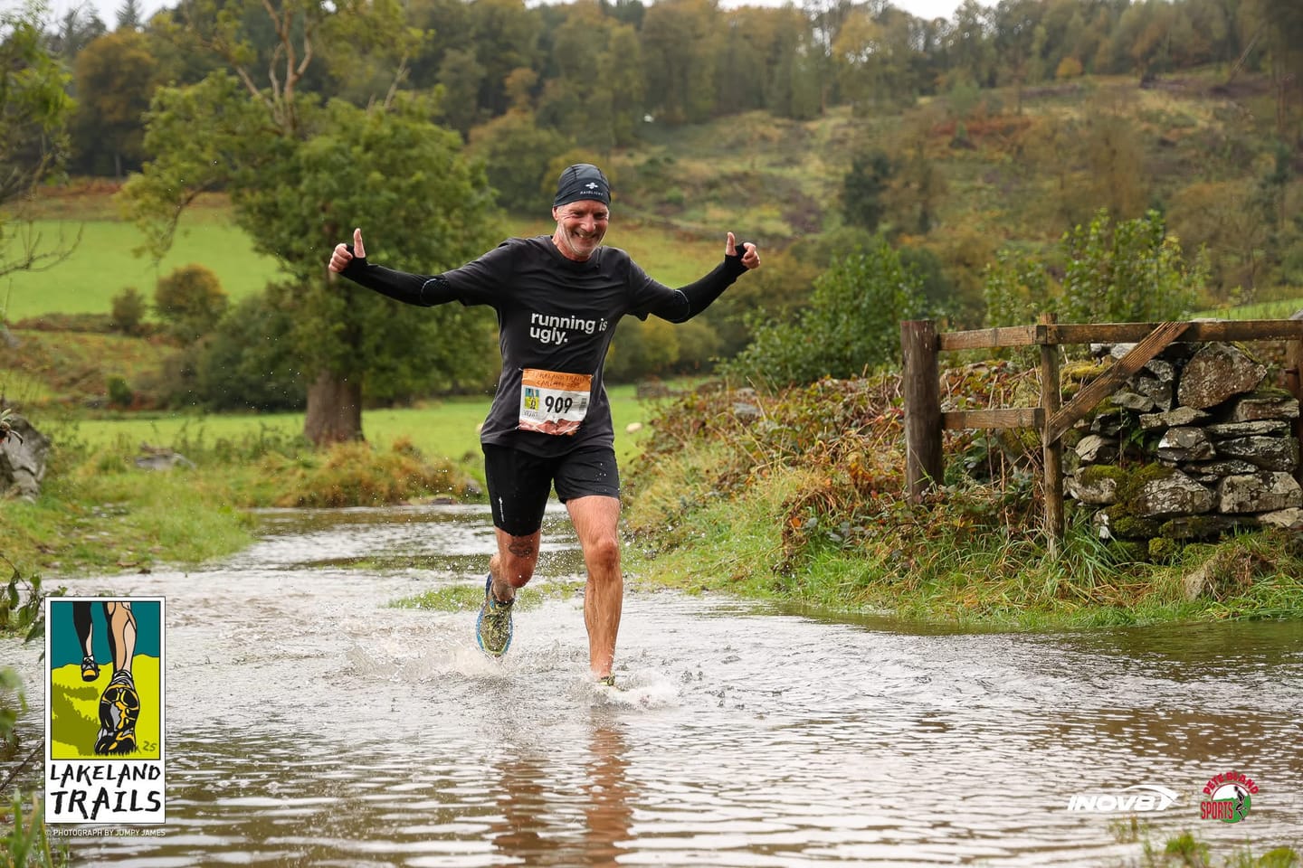 Customer photo review of tee, running is ugly, anthracite.