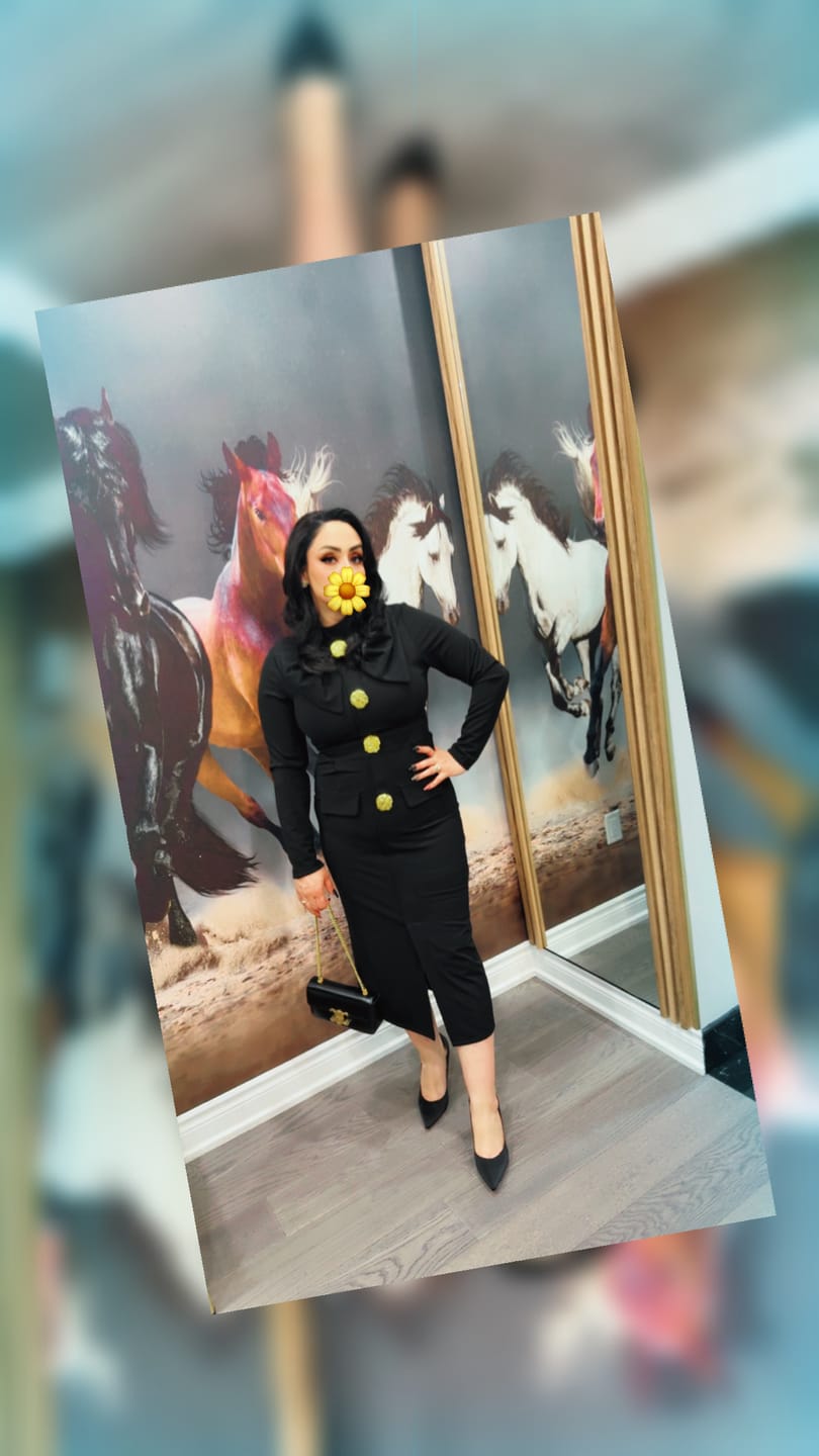 Customer photo review of Elegant Bow-Collar Long-Sleeved Dress - Black