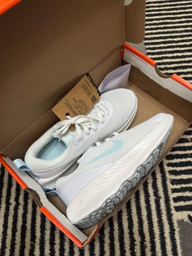 Customer photo review of Nike Women's Promina Walking Shoes