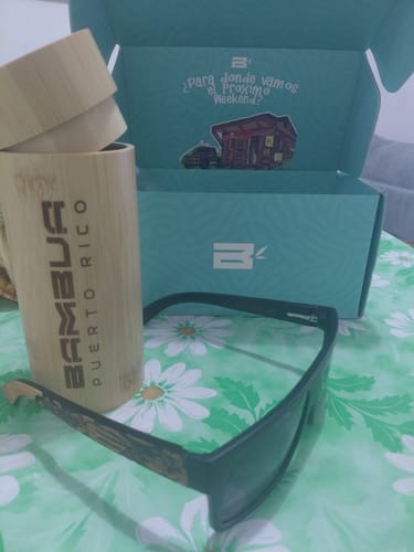 Customer photo review of Mis Raíces Black