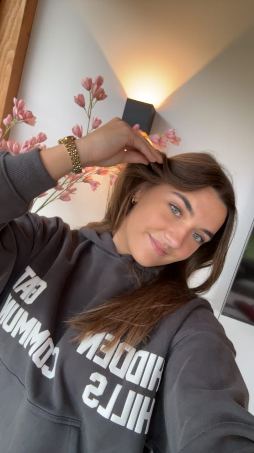 Customer photo review of GATED COMMUNITY HOODIE DARK GREY