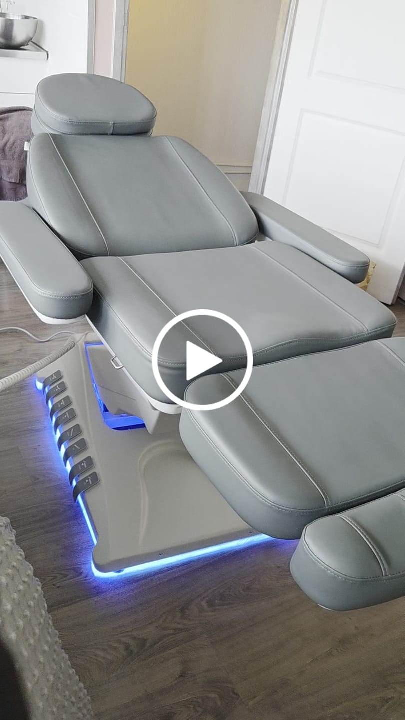 Customer video review of Kosmetikliege Elektrisch | Luxoria PRO 5 | Kosmetiksessel mit elektrischer Verstellung | 3 Jahre Garantie