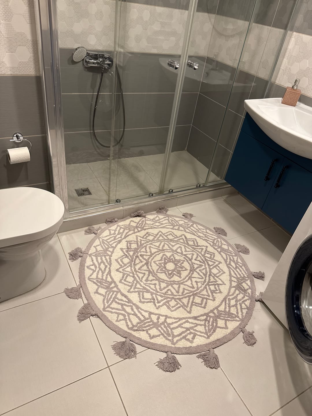 Customer photo review of Pina Yuvarlak Banyo Paspası %100 Pamuk 100x100 Gri