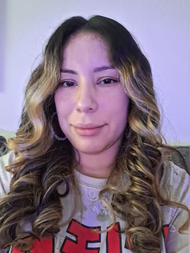 Customer photo review of Automatic Curling Iron 1 1/4 inch with 3 Temperatures Fast Heating, 2-Way Rotation