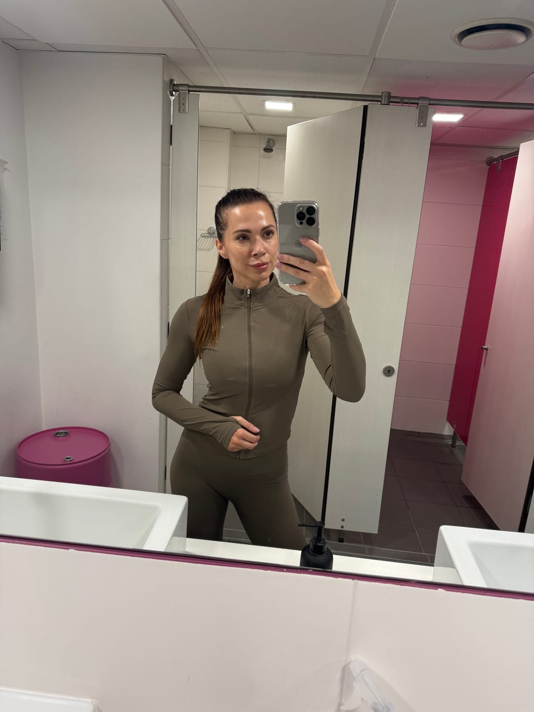 Customer photo review of SECOND SKIN SCULPT JACKET