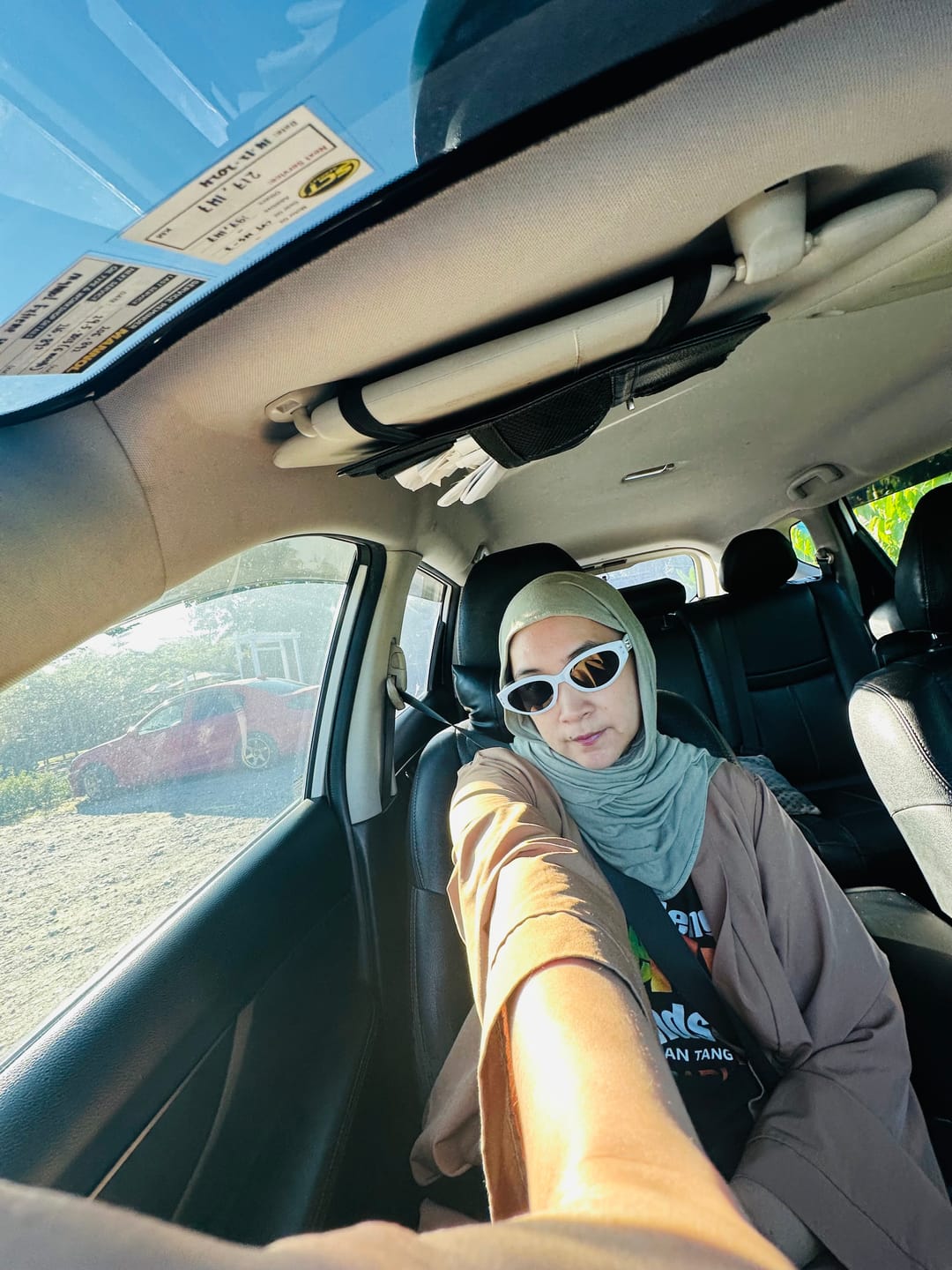 Customer photo review of Kyoto Oval Framed Sunglasses