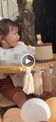 Customer video review of clara mini cake