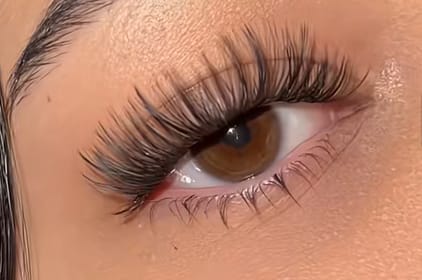 Customer photo review of Lash Bond & Seal - Black 10ml