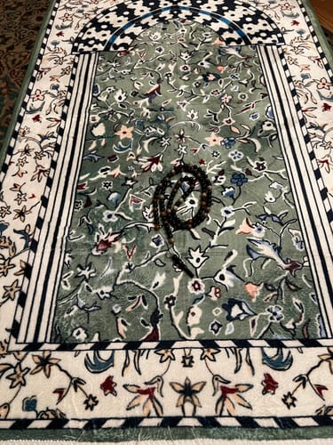 Customer photo review of Minbar Al Rawda Padded Prayer Mat