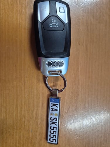 Customer photo review of Kennzeichen Schlüsselanhänger Mini Nummernschild Metall