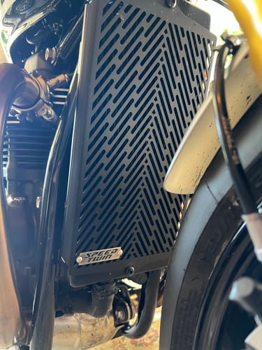 Customer photo review of Triumph Radiator Guard - 2016+ Triumph Speed Twin, Thruxton R / 1200, Bonneville T100, T120, Street Twin / Cup / Scrambler