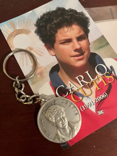 Customer photo review of St. Carlo Acutis - Key ring- Blessed By Pope