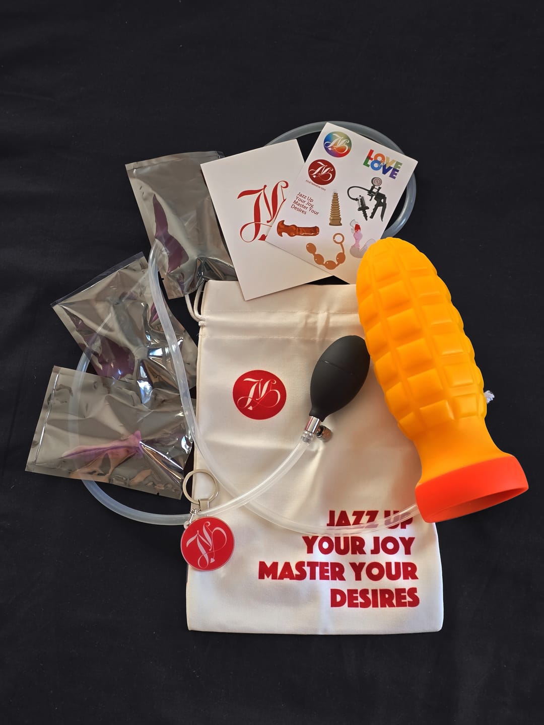 Customer photo review of Xomiy Majeure - Prelude | Inflatable Butt Plug - 2 Size