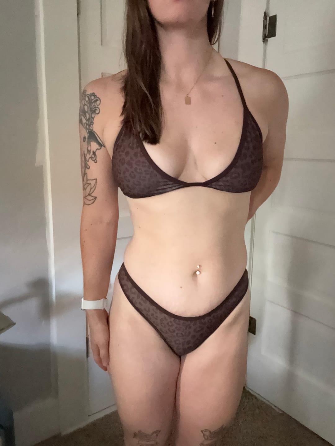 Customer photo review of LILY Jaguar Minimal Triangle Top