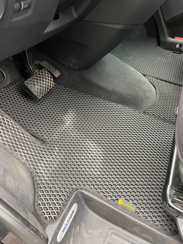 Customer photo review of Fußmatten für Van - Vorne