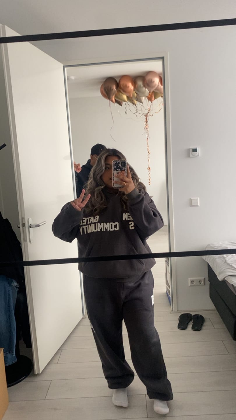 Customer photo review of GATED COMMUNITY CUFFED SWEATPANTS DARK GREY