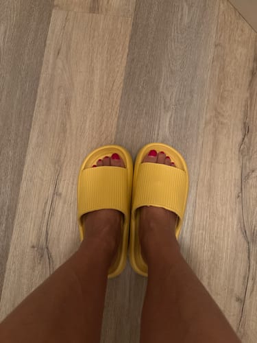 Customer photo review of The Cloudies ™ - Orthopedic Slippers With Extra Compressible Thick Sole