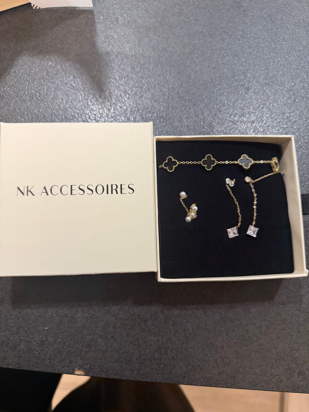 Customer photo review of Ohrringe Chain Pearl