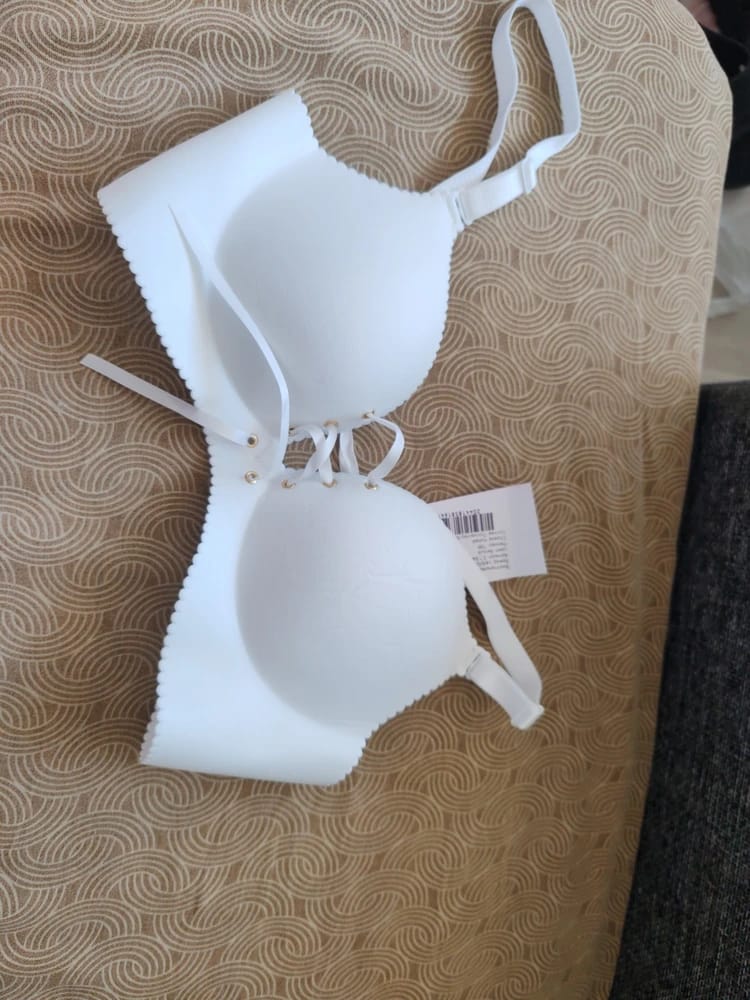 Customer photo review of Soutien-Gorge à Lacet – Maintien, Confort et Séduction