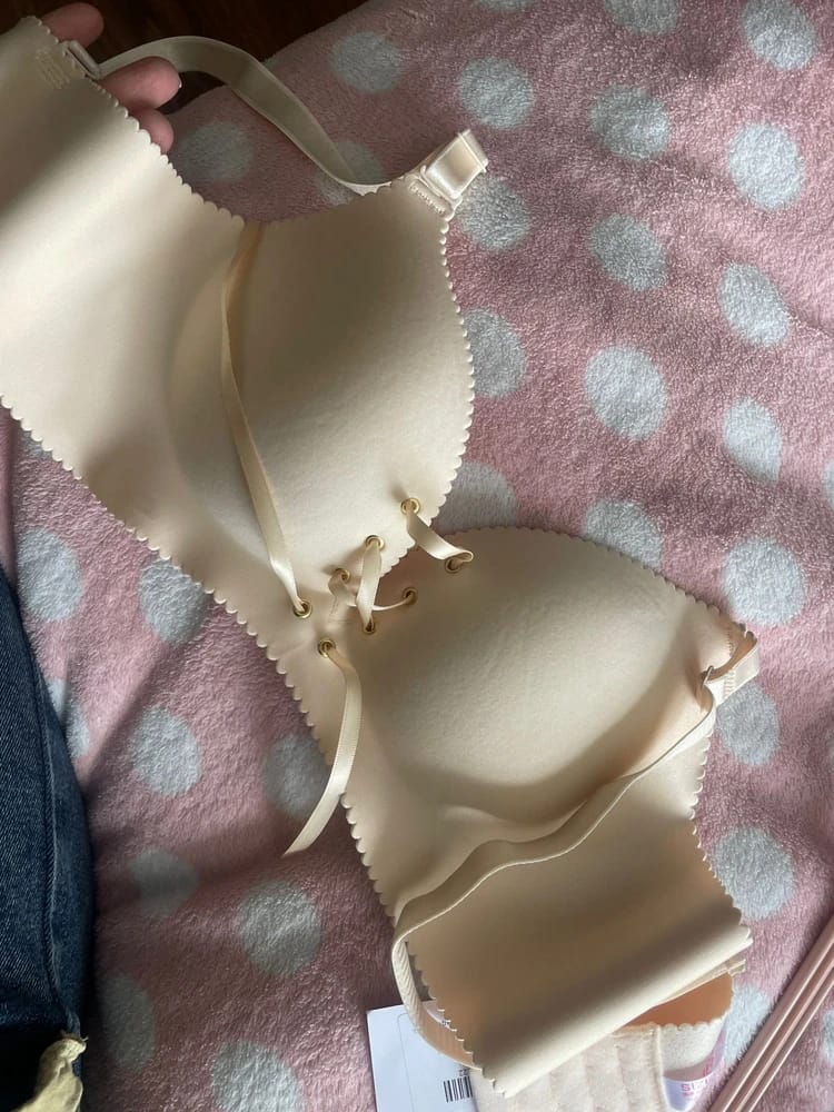 Customer photo review of Soutien-Gorge à Lacet – Maintien, Confort et Séduction