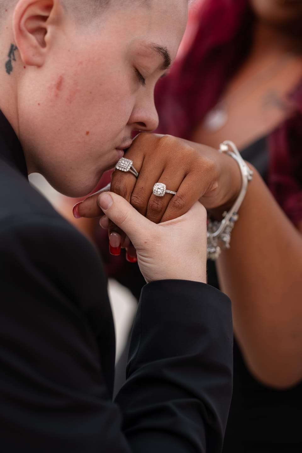 Customer photo review of S925 Moissanite 2.0 Ct Halo Round Cut White Gold Promise Ring