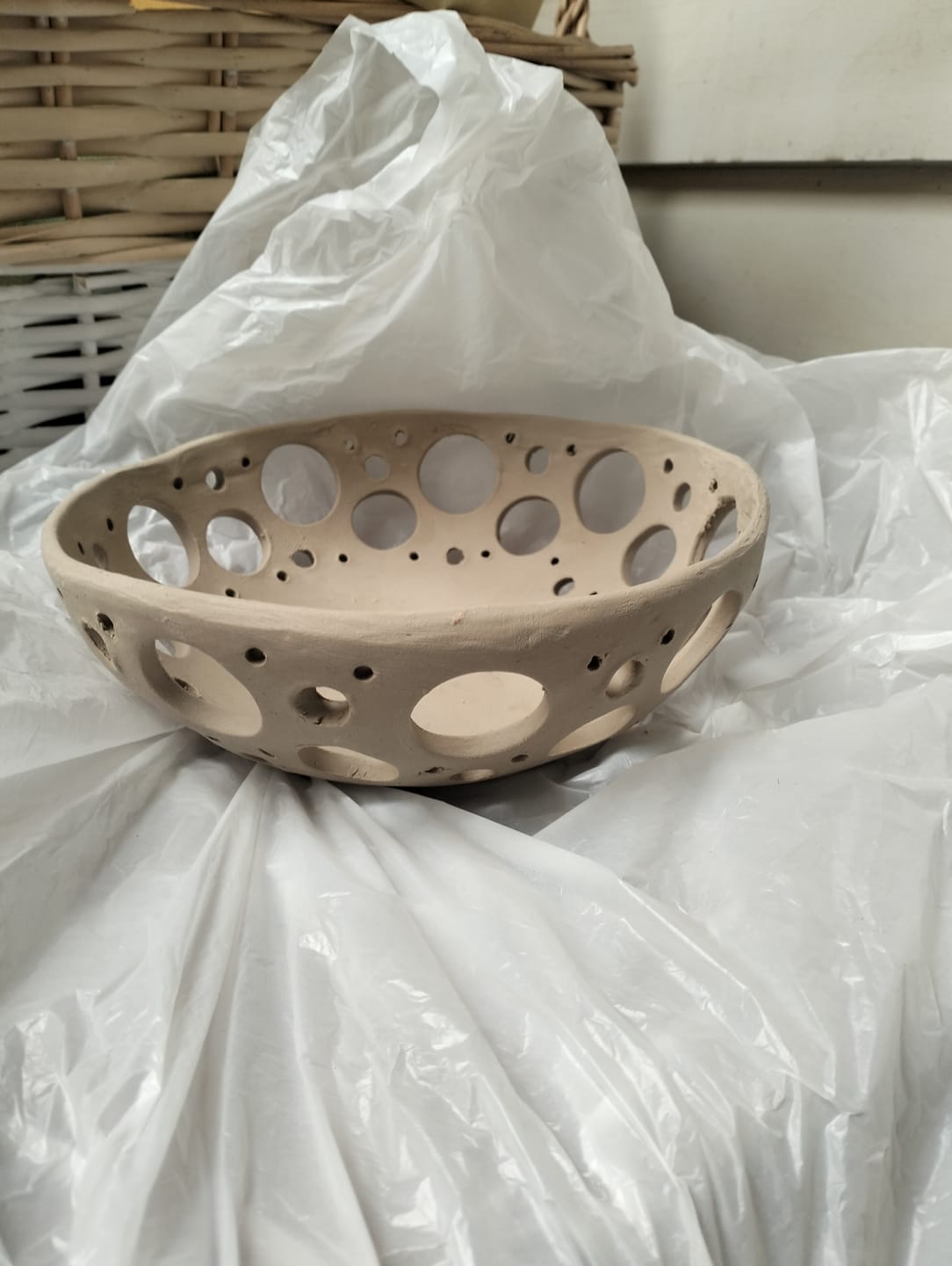 Customer photo review of Atelier W 2502 - White Stoneware Clay with Grog - 10Kg Bag