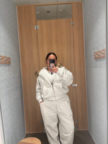 Customer photo review of ' GREY TRACKY' V2 PANTS