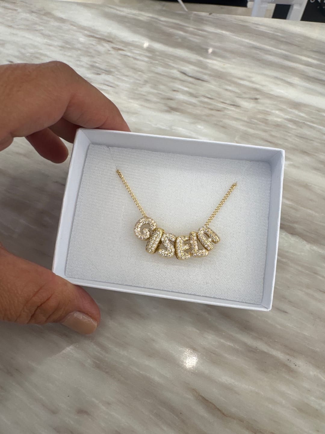 Customer photo review of Collar Dorado Inicial Mini Bubble Zirconias