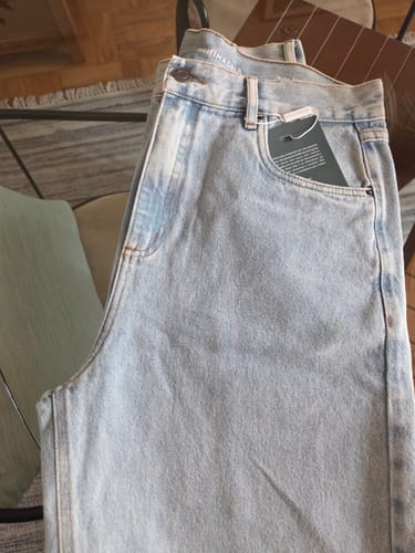 Cristina M. review of Calça Jeans Reta Araçá Azul Claro image 1 out of 1