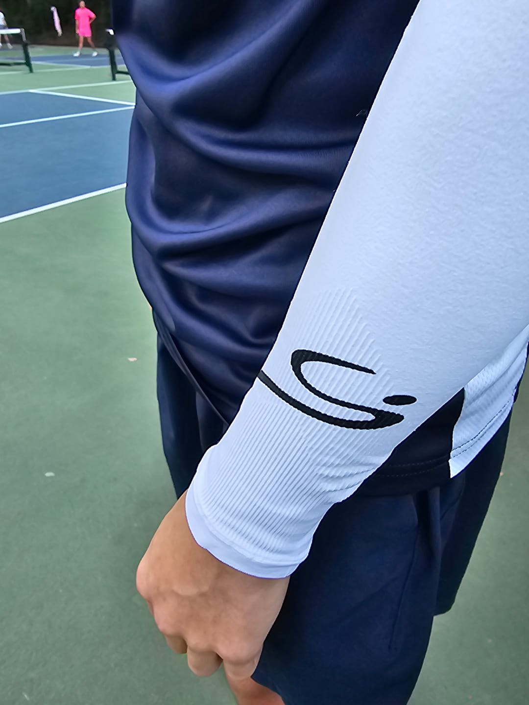 Customer photo review of STORYi Sun Sleeves – White/Black