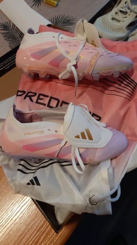 Customer photo review of Predator 25 Elite Tongue FG - Rose/Blanc/OR