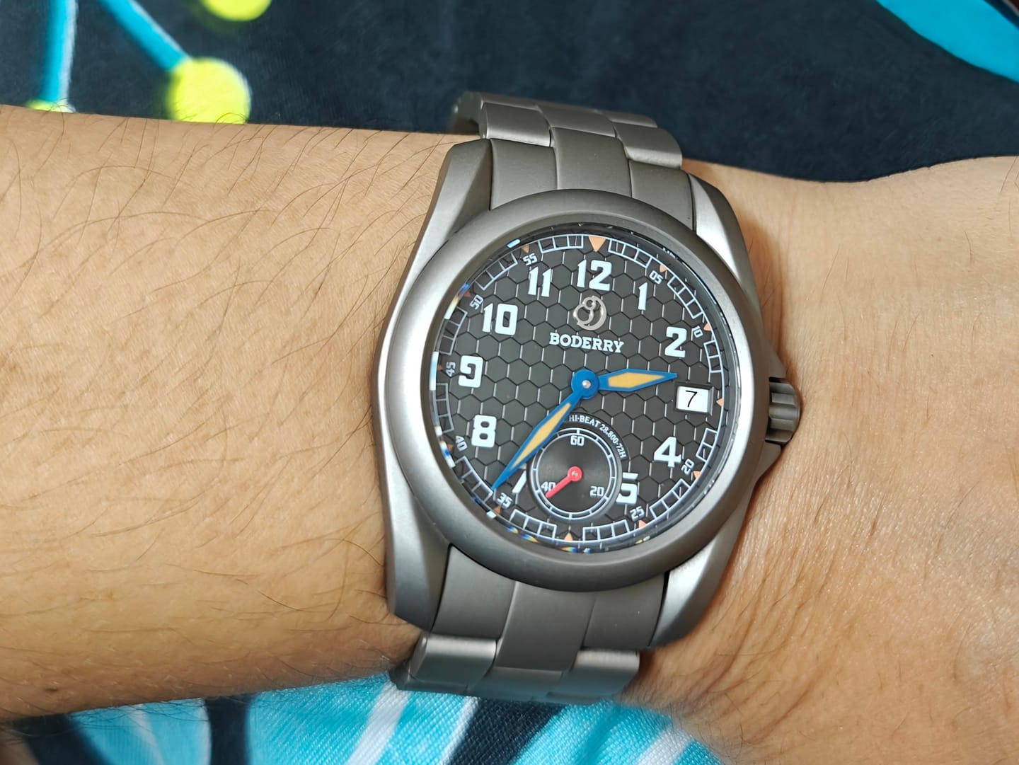 Customer photo review of VOYAGER S72 – 72-Hour Power Reserve Titanium Automatic Field Watch, 100M Water Resistant | Grey/Bracelet