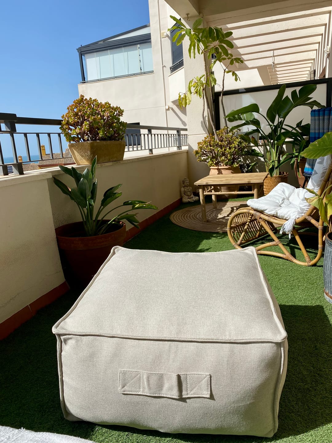 Customer photo review of The Lounge Puff