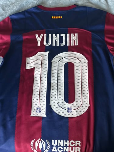 Customer photo review of Le Sserafim Barcelona Jersey